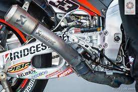 How do exhausts work in MotoGP?